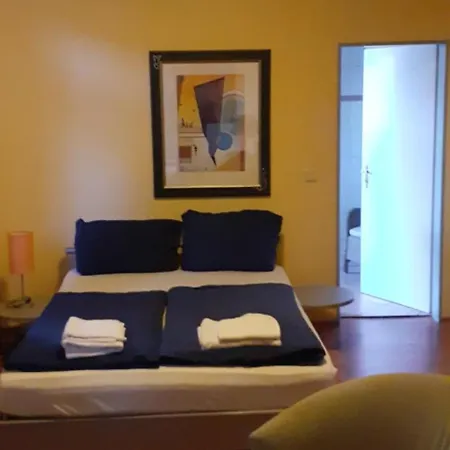 Casa de hóspedes Hahne Und 2*